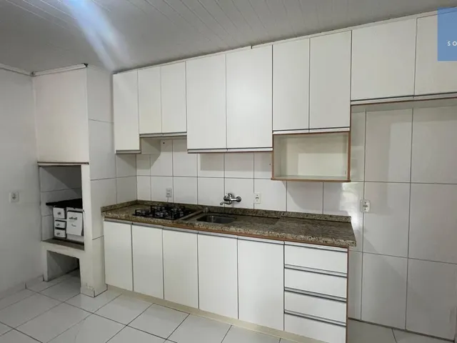 Imagem 14: Casa com piscina muito bem localzada