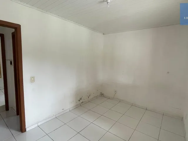 Imagem 8: Casa com piscina muito bem localzada