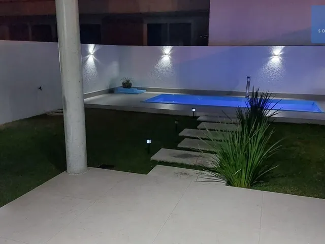 Imagem 8: Sobrados ao lado do mar no Araça