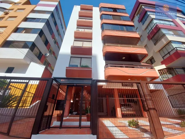Imagem 2: Apartamento com sacada de frente e a 1 quadra do MAR em Capão da Canoa