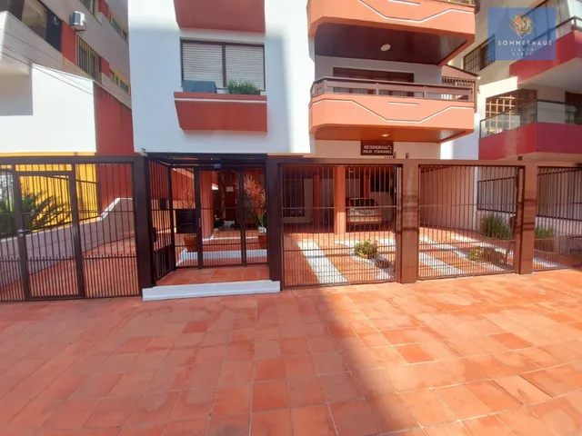 Imagem 4: Apartamento com sacada de frente e a 1 quadra do MAR em Capão da Canoa