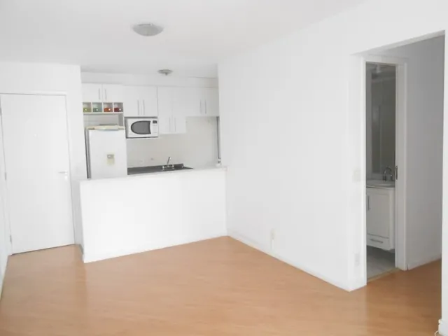 Imagem 12: Apto locação - com 03 dorm sendo 1 suite, sala ampla com varanda, ar condicionado, 75m