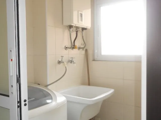 Imagem 13: Apto locação - com 03 dorm sendo 1 suite, sala ampla com varanda, ar condicionado, 75m