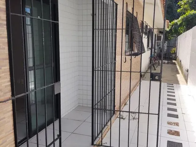 Imagem: A casa em condomínio possui 3 Dormitórios, 2 Banheiros, 1