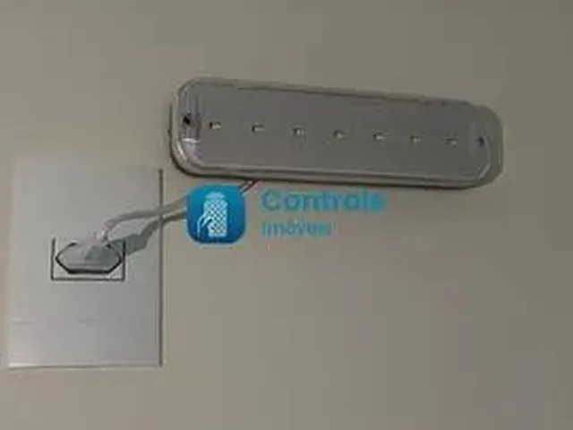 Imagem 3: Sala Comercial com Garagem no Bairro Agronômica, em Florianópolis