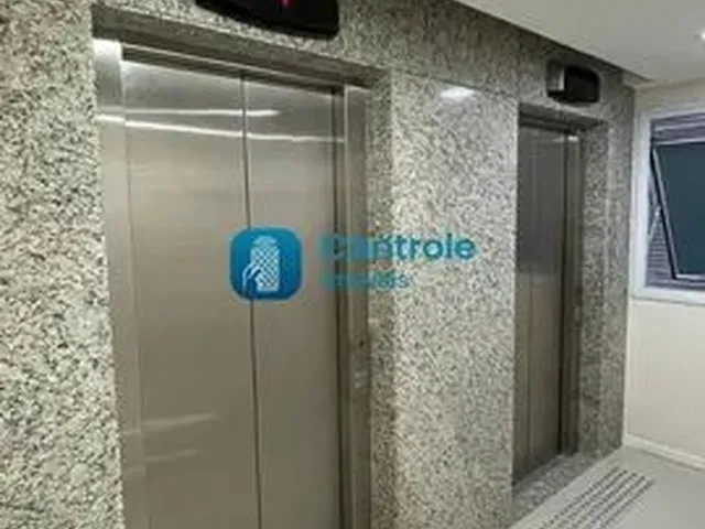 Imagem 6: Sala Comercial com Garagem no Bairro Agronômica, em Florianópolis