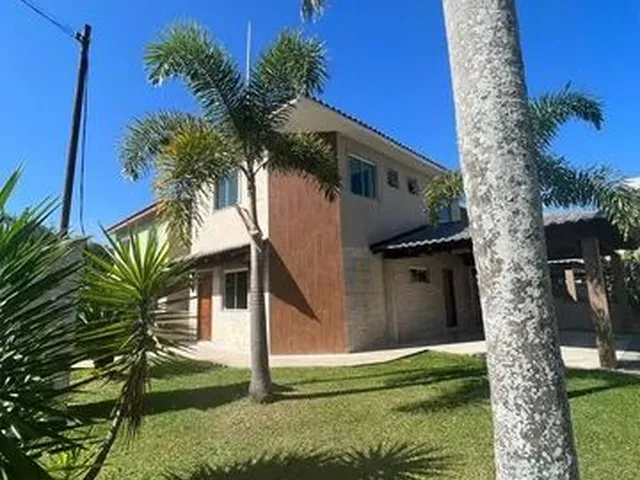 Imagem: A casa em condomínio possui 2 Dormitórios, 2 Suítes, 3