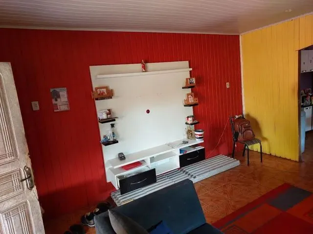 Imagem: A casa possui 2 Dormitórios, 1 Banheiro, 3 Vagas na