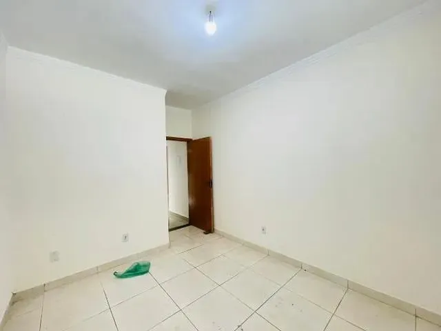 Imagem 13: Casa para Venda Possui 78 Metros Quadrados com 3 Quartos em Gleba e -...
