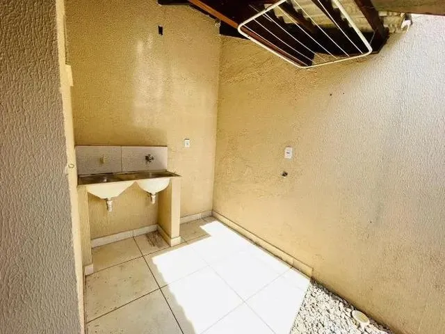 Imagem 8: Casa para Venda Possui 78 Metros Quadrados com 3 Quartos em Gleba e -...