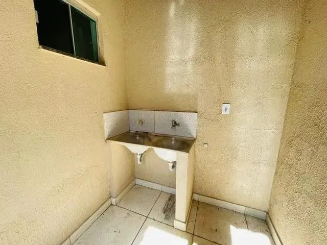 Imagem 6: Casa para Venda Possui 78 Metros Quadrados com 3 Quartos em Gleba e -...