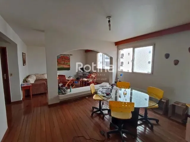 Imagem: Apartamento À Venda, 3 Quartos, 1 Suíte