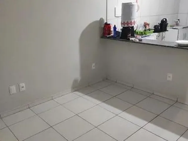 Imagem: O apartamento possui 2 Dormitórios, 1 Banheiro, Acomodam