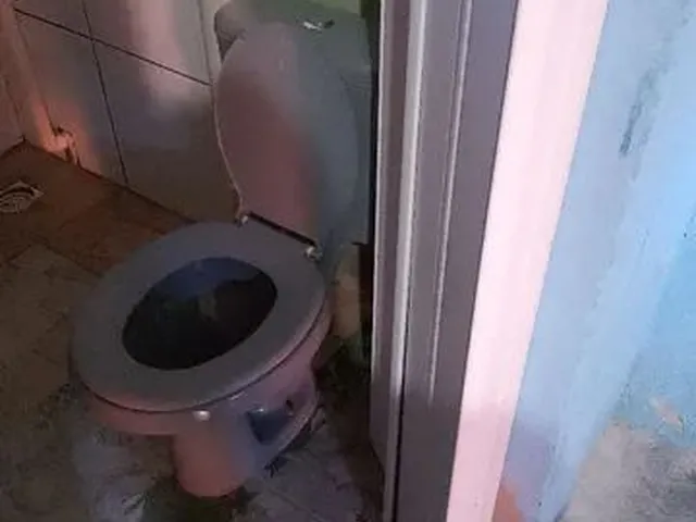Imagem 2: Alugo Um Quarto Quarto com aluguel por R$350 /mês