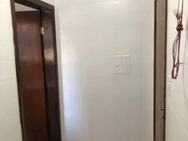 Imagem 2: Quitinete com 04 Cômodos Separados: Sala/Quarto + Banheiro + Cozinha + Área de Serviço