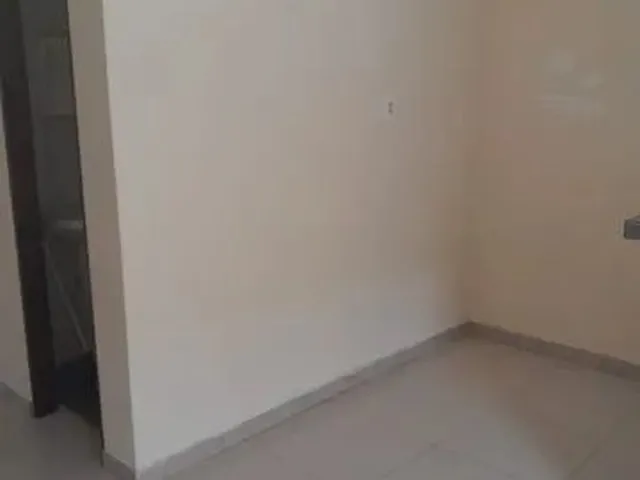 Imagem: A kitnet possui 2 Dormitórios, 1 Banheiro, 1 Vaga na