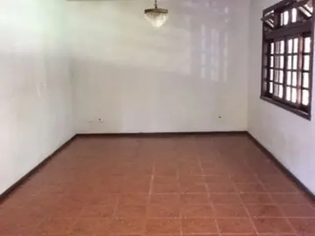 Imagem 6: Casa para Aluguel com 200 Metros Quadrados com 3 Quartos em Campo Comprido - Curitiba - Pr