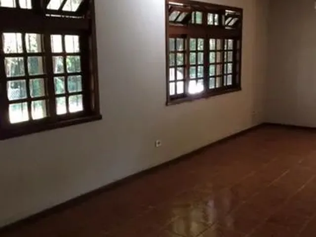 Imagem 3: Casa para Aluguel com 200 Metros Quadrados com 3 Quartos em Campo Comprido - Curitiba - Pr
