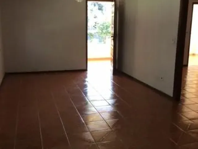 Imagem 8: Casa para Aluguel com 200 Metros Quadrados com 3 Quartos em Campo Comprido - Curitiba - Pr