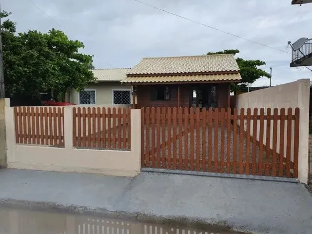 Imagem: Casa Disponível para Aluguel Anual na Praia