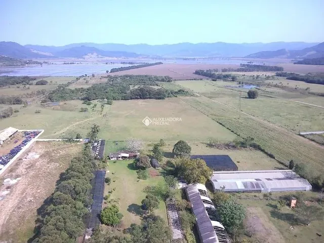 Imagem: O terreno possui 8.875m² de Área e está localizado em