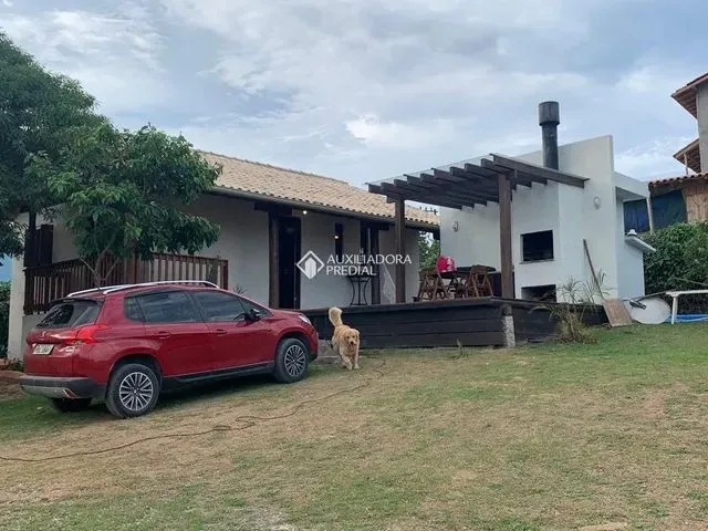 Imagem: A casa possui 2 Dormitórios, 2 Banheiros, 70m² de Área e