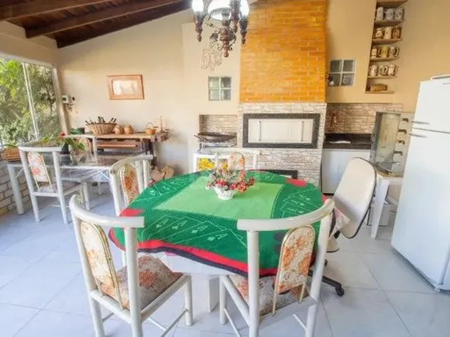 Imagem 2: Sobrado para Venda - 336.6M², 3 Dormitórios, Sendo 1 Suites, 4 Vagas - Centro