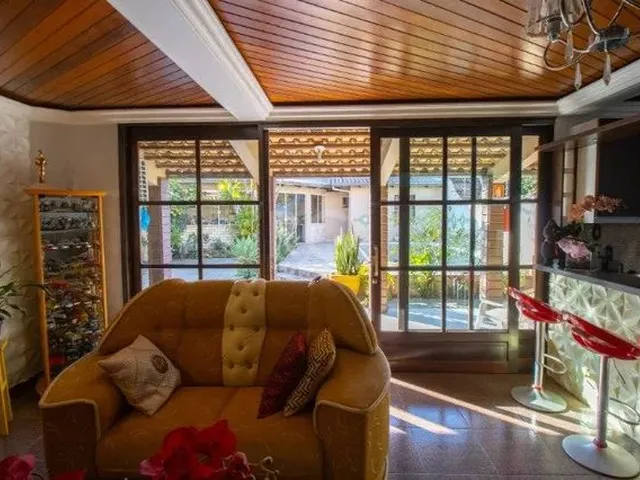 Imagem 3: Sobrado para Venda - 336.6M², 3 Dormitórios, Sendo 1 Suites, 4 Vagas - Centro