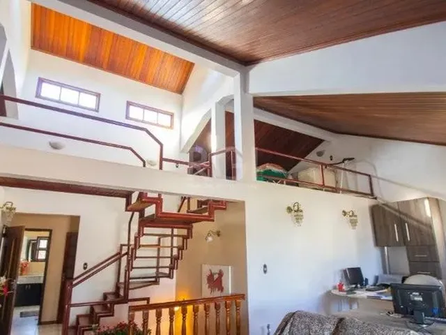 Imagem 4: Sobrado para Venda - 336.6M², 3 Dormitórios, Sendo 1 Suites, 4 Vagas - Centro