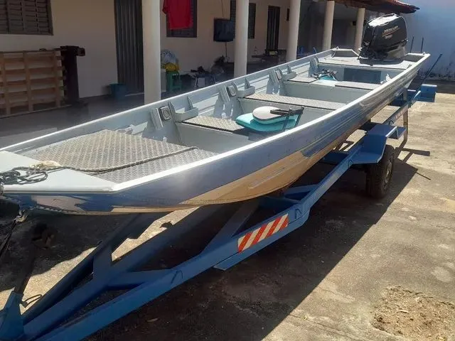 Imagem: Vendo Casa em Aruana com Canoa, Carreta