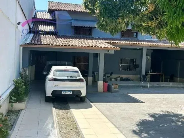 Imagem: Casa Duplex em Araças - Oportunidade