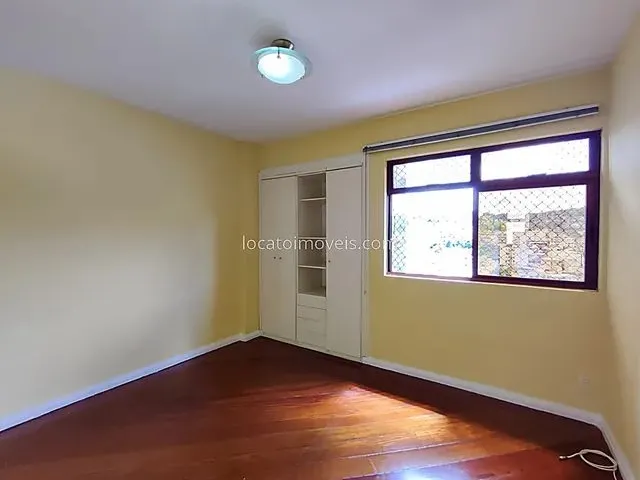 Imagem 7: Cód.: 4215 - Apartamento com Três Quartos Sendo 1 Suíte- 2 Vagas de Garagem- Bom Pastor