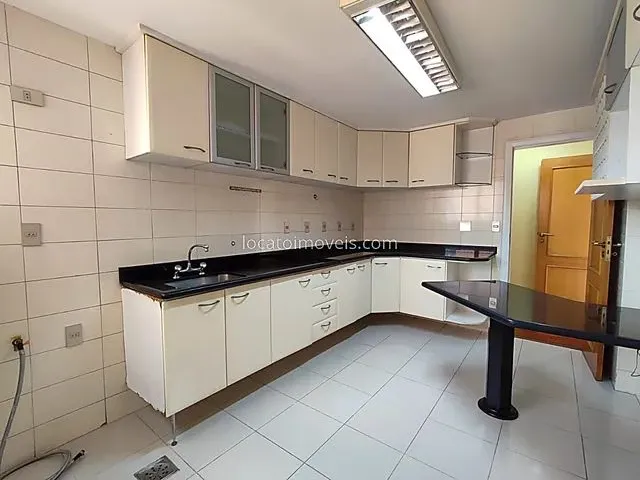 Imagem 6: Cód.: 4215 - Apartamento com Três Quartos Sendo 1 Suíte- 2 Vagas de Garagem- Bom Pastor