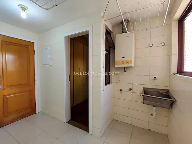 Imagem 3: Cód.: 4215 - Apartamento com Três Quartos Sendo 1 Suíte- 2 Vagas de Garagem- Bom Pastor