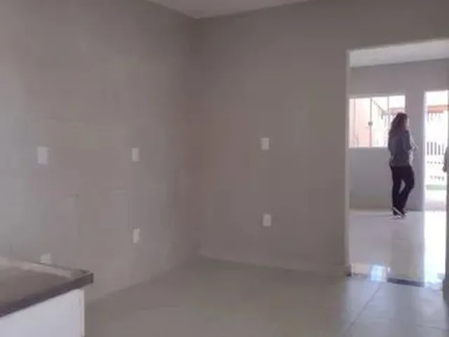 Imagem 2: Casa com 2 Dormitórios para Alugar, 75 M² por R$ 1.300,00/Mês - Amaro - Londrina/Pr