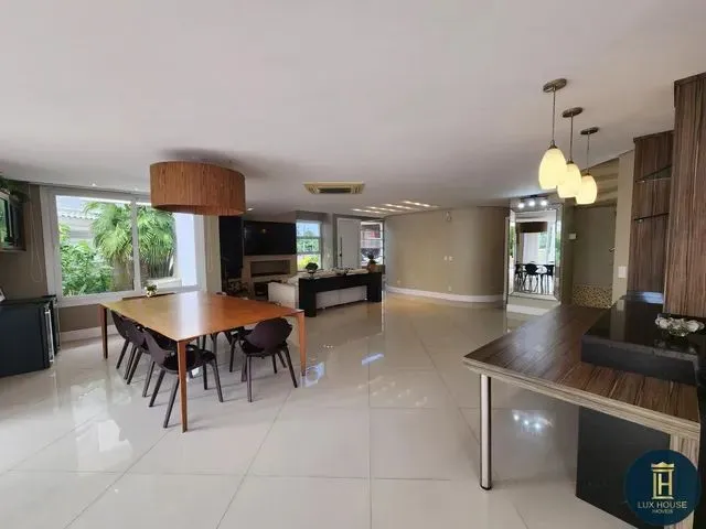 Imagem 7: Casa para Temporada em Florianópolis, Jurerê Internacional, 6 Dormitórios, 5 Suítes