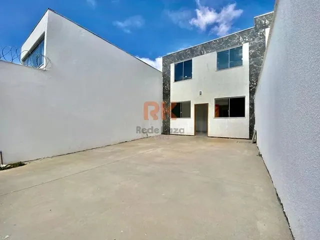 Imagem: Casa À Venda, 4 Quartos, 1 Suíte, 4 Vagas