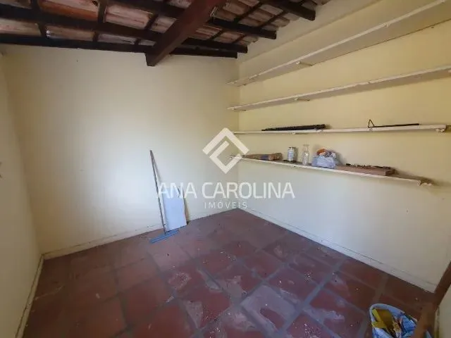 Imagem 3: Casa Muito Ampla no Centro com 04 Quartos