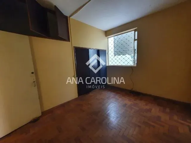 Imagem 8: Casa Muito Ampla no Centro com 04 Quartos