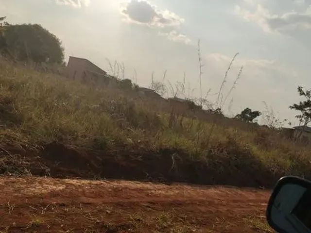 Imagem: Vendo Terrenos em Capixaba