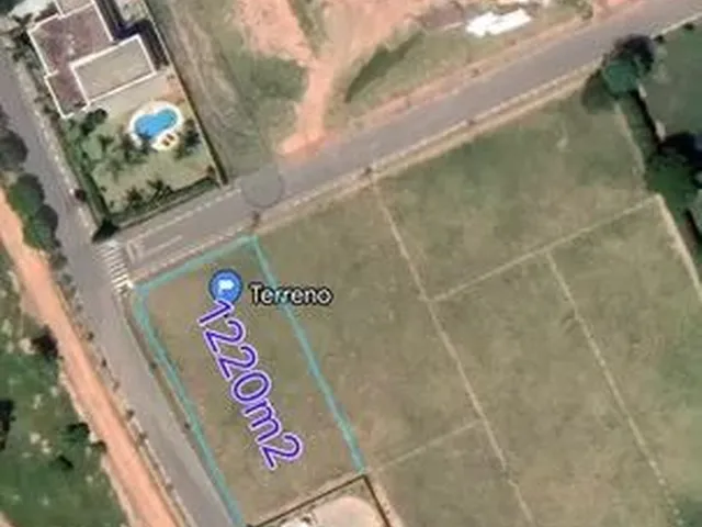 Imagem: O terreno possui 1.220m² de Área e está localizado em