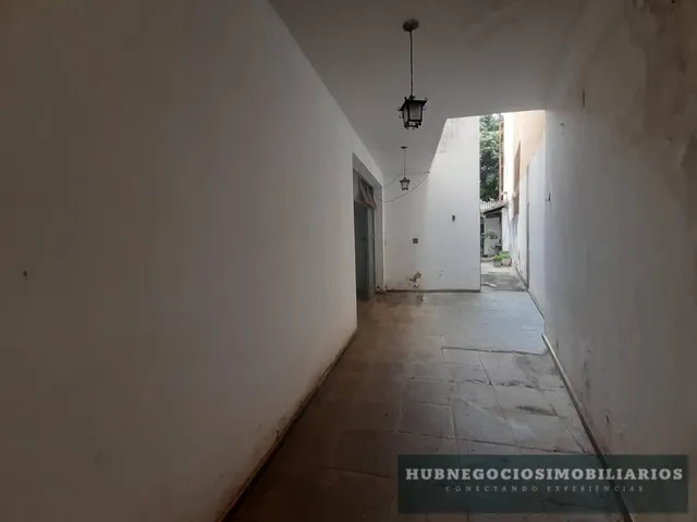 Imagem 2: Casa, 370m², à venda em Montes Claros, Centro