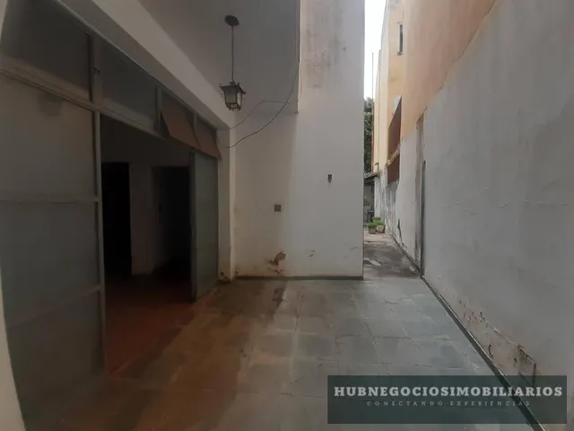 Imagem 3: Casa, 370m², à venda em Montes Claros, Centro