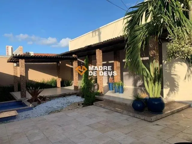 Imagem 1: Fantástica Casa no Bairro de Fátima, Reformada, Esquina, Moderna