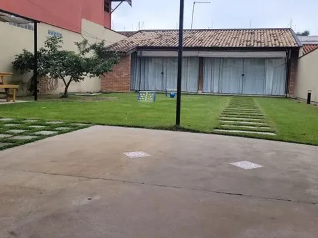 Imagem: Edícula com Terreiro Inteiro