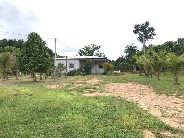 Imagem: O terreno possui 3 Dormitórios, 250m² de Área e está