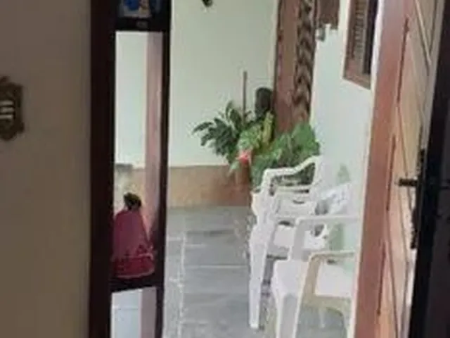 Imagem: Casa com 5 Dormitórios À Venda, 300 M²