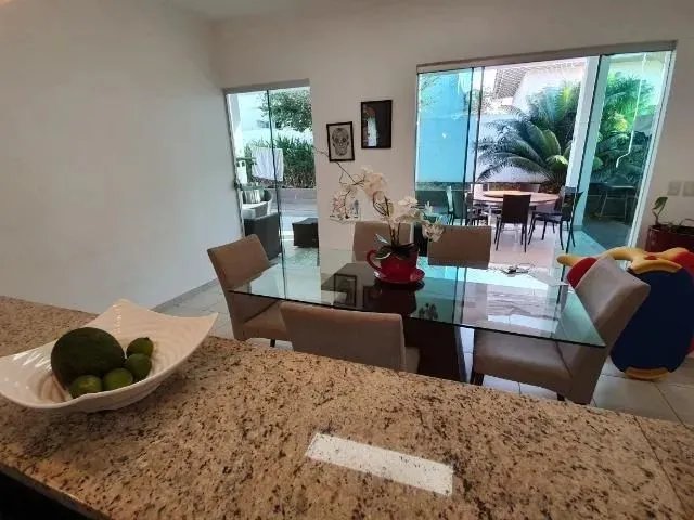 Imagem 12: Vende Se Imovel. Piscina, Varanda, 200m² de Áreae2 Vagas na garagem