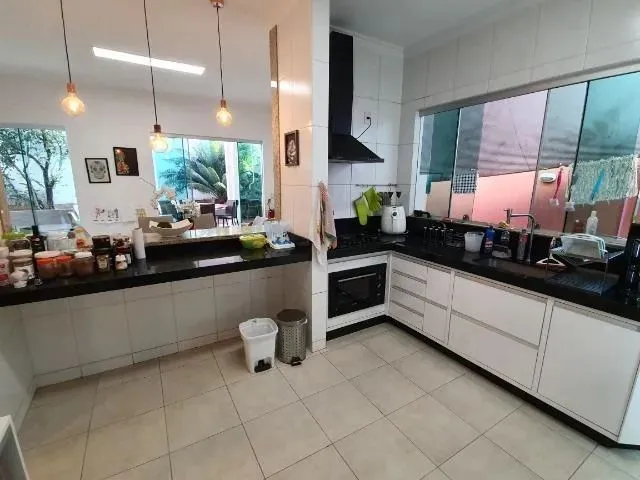 Imagem 11: Vende Se Imovel. Piscina, Varanda, 200m² de Áreae2 Vagas na garagem