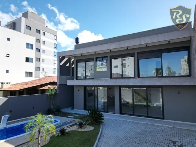 Imagem: Sobrado Alto Padrão com Piscina e 4 dormitórios